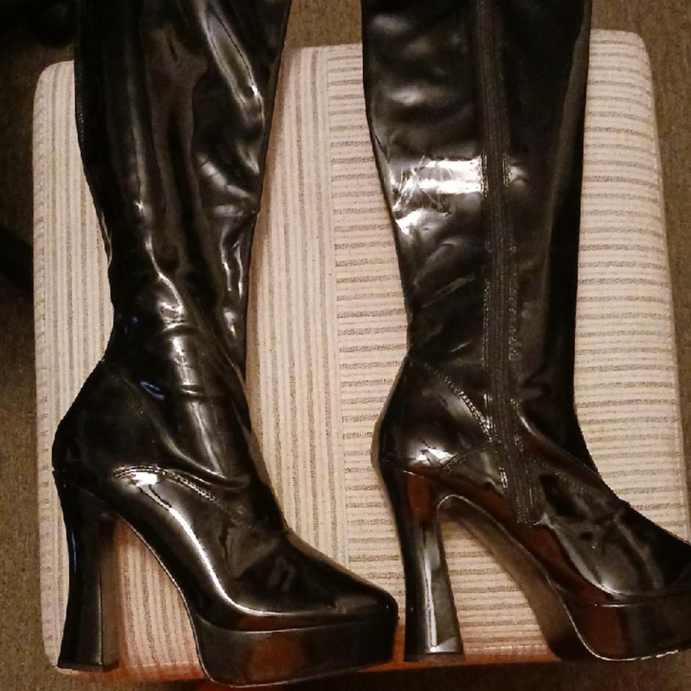 Shiny Black Heeled Boots